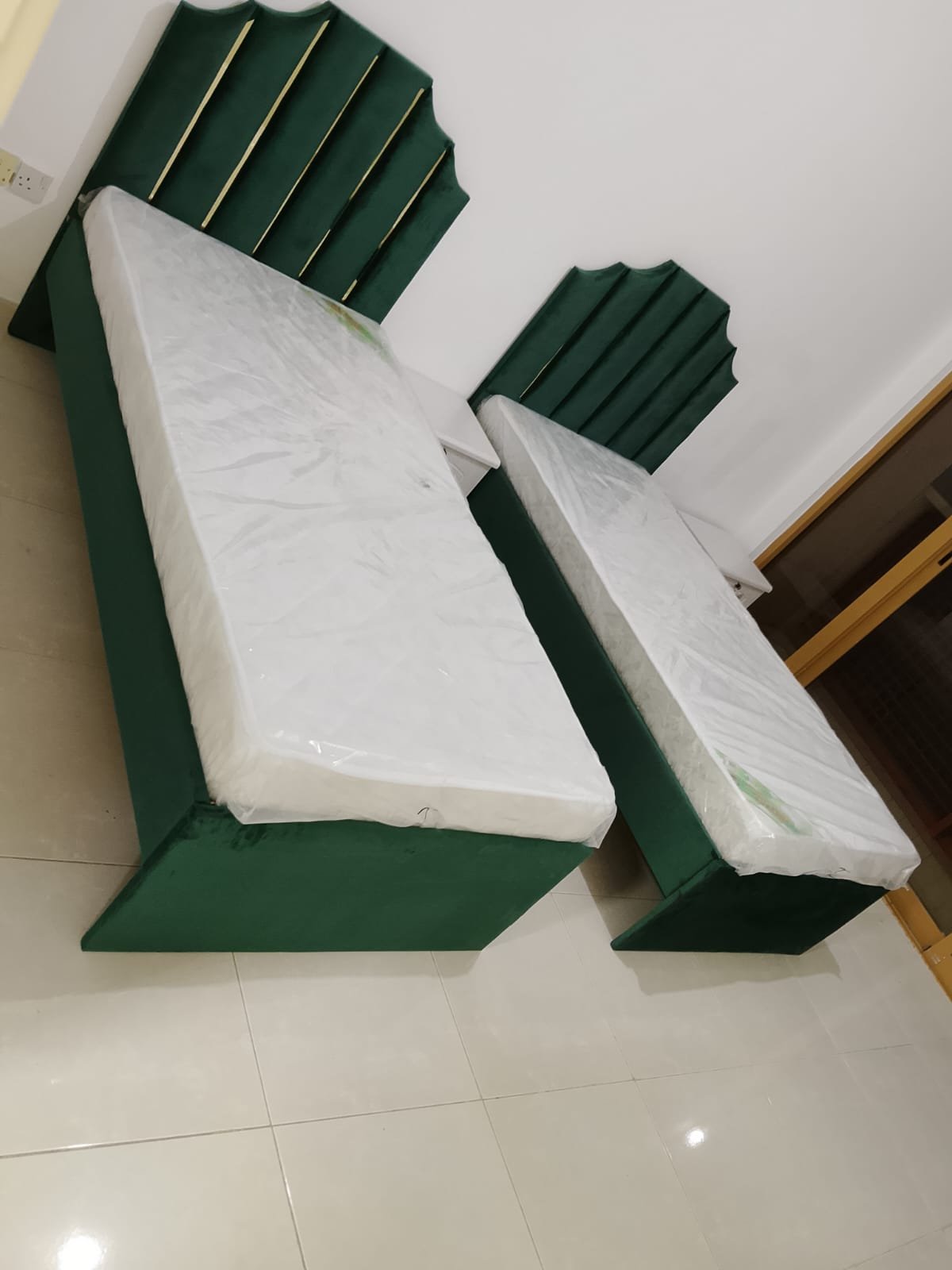 Lift-Up Hydraulic Storage Bed – Brand Furniture Dubai